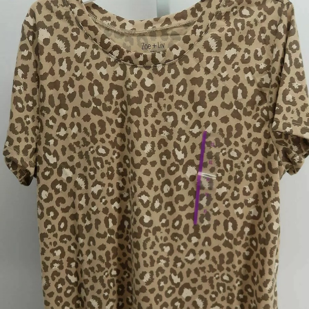 Zoe + Liv Animal Print Short Sleeve Graphic T NWT - Picture 3 of 3